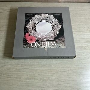 Vintage 11 3/4” Oneida Silverplate Centerpiece Bowl